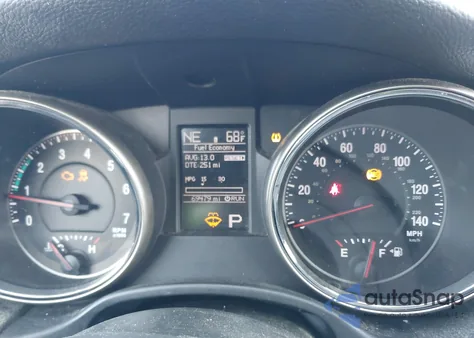 2012 Jeep Grand Cherokee Laredo z USA, uszkodzony, nr VIN 1C4RJFAG8CC332693